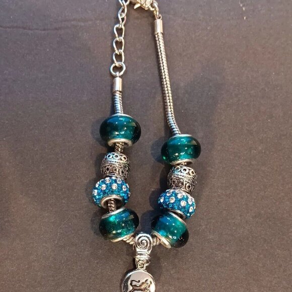 Womens Costume Jewelry TARUS Charm Bracelet Silver Color with Green Beads - Picture 5 of 7